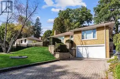 19 Ivy Lea Crescent Toronto (Stonegate-Queensway) Ontario M8Y2B5