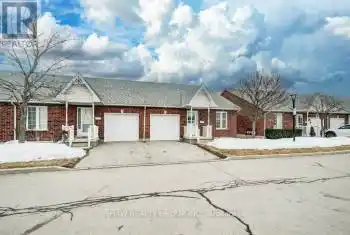 243 Fennell Avenue, Hamilton (Inch Park), Ontario L9A1S8, 3 Bedrooms Bedrooms, ,2 BathroomsBathrooms,All Houses,For Sale,Fennell,X12002269