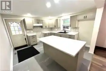 406 BROAD Street, Dunnville, Ontario N1A1G5, 3 Bedrooms Bedrooms, ,1 BathroomBathrooms,All Houses,For Rent,BROAD,40703958