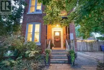 11 Maple Street, Aylmer, Ontario N5H1B8, 5 Bedrooms Bedrooms, ,4 BathroomsBathrooms,All Houses,For Sale,Maple,X12004322