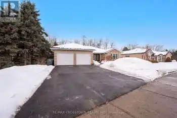 20 Valewood Drive, Caledon (Caledon East), Ontario L7C1J2, 4 Bedrooms Bedrooms, ,3 BathroomsBathrooms,All Houses,For Sale,Valewood,W12004641