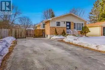 32 Fallingbrook Drive, Pelham (662 - Fonthill), Ontario L0S1E1, 3 Bedrooms Bedrooms, ,2 BathroomsBathrooms,All Houses,For Sale,Fallingbrook,X12005183