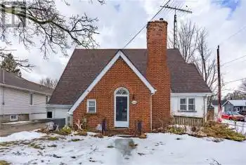 308 QUEEN Street, Delhi, Ontario N4B2L1, 4 Bedrooms Bedrooms, ,2 BathroomsBathrooms,All Houses,For Sale,QUEEN,40704027