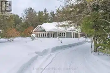 494 South Mary Lake Road, Huntsville (Stephenson), Ontario P0B1L0, 1 Bedroom Bedrooms, ,1 BathroomBathrooms,All Houses,For Sale,South Mary Lake,X12005122