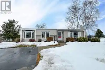 8 Seventh Hole Court, Clarington (Newcastle), Ontario L1B1B5, 2 Bedrooms Bedrooms, ,2 BathroomsBathrooms,All Houses,For Sale,Seventh Hole,E12006208