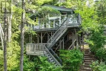 3946 East Shore Road, Severn, Ontario L0K1E0, 3 Bedrooms Bedrooms, ,1 BathroomBathrooms,All Houses,For Sale,East Shore,S12006878