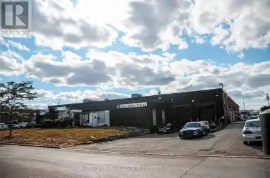 24 Vanley Crescent Toronto (York University Heights) Ontario M3J2B8