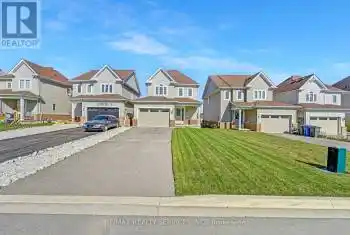 63 Todd Crescent, Southgate, Ontario N0C1B0, 4 Bedrooms Bedrooms, ,4 BathroomsBathrooms,All Houses,For Sale,Todd,X12007042