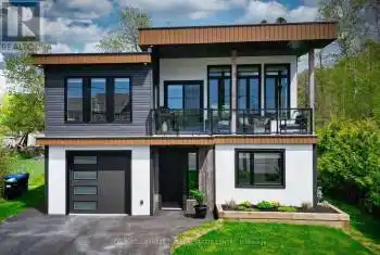 171 Fox Street, Penetanguishene, Ontario L9M1E7, 4 Bedrooms Bedrooms, ,3 BathroomsBathrooms,All Houses,For Sale,Fox,S12008189