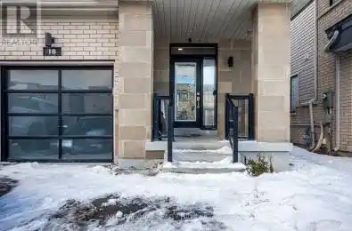 18 Larkin Lane Clarington (Bowmanville) Ontario L1C2W3