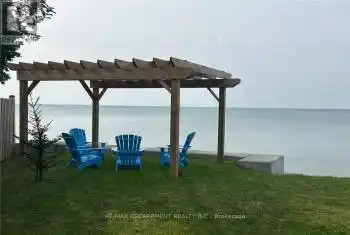 2130 LAKESHORE Road, Haldimand (Dunnville), Ontario N1A2W8, 2 Bedrooms Bedrooms, ,1 BathroomBathrooms,All Houses,For Sale,LAKESHORE,X12008506