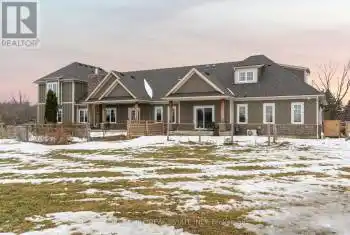 3756 Ninth Street, Lincoln (980 - Lincoln-Jordan/Vineland), Ontario L2R6P9, 6 Bedrooms Bedrooms, ,3 BathroomsBathrooms,Commercial,For Sale,Ninth,X12009068