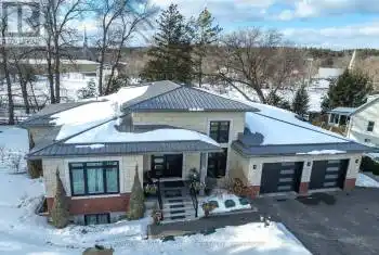 28 George Street, Westport, Ontario K0G1X0, 4 Bedrooms Bedrooms, ,3 BathroomsBathrooms,All Houses,For Sale,George,X12009916