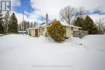 330 Sligo Road, Wellington North (Mount Forest), Ontario N0G2L1, 3 Bedrooms Bedrooms, ,1 BathroomBathrooms,All Houses,For Sale,Sligo,X12009910