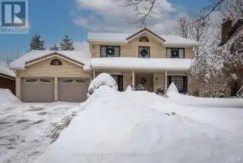 296 Head Street, Strathroy-Caradoc (NE), Ontario N7G3Z2, 4 Bedrooms Bedrooms, ,3 BathroomsBathrooms,All Houses,For Sale,Head,X12009835