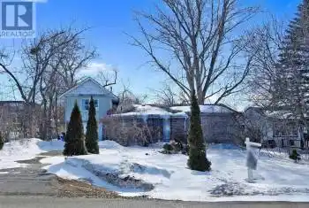 135 Spring Rd, Georgina, Ontario L4P 2K7, 4 Bedrooms Bedrooms, 8 Rooms Rooms,1 BathroomBathrooms,All Houses,Sold,Spring,28002326