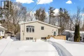 53 Lakeshore Road, Oro-Medonte, Ontario L0L2E0, 3 Bedrooms Bedrooms, ,2 BathroomsBathrooms,All Houses,For Sale,Lakeshore,S12011382