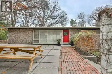 2150 Pineneedle Row Mississauga (Erindale) Ontario L5C1V3