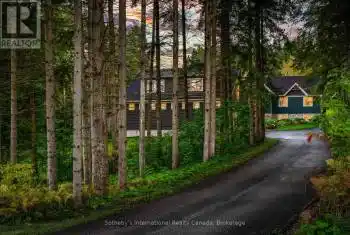 5 PURPLE HILL Lane, Clearview (Creemore), Ontario L0M1G0, 4 Bedrooms Bedrooms, ,3 BathroomsBathrooms,All Houses,For Sale,PURPLE HILL,S12011452