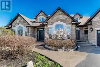 191 Kemp Road, Grimsby (055 - Grimsby Escarpment), Ontario L3M4E7, 5 Bedrooms Bedrooms, ,5 BathroomsBathrooms,All Houses,For Sale,Kemp,X12012540