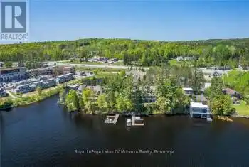 10 Coveside Drive Unit# 208, Huntsville (Chaffey), Ontario P1H1C3, 2 Bedrooms Bedrooms, ,3 BathroomsBathrooms,Condo,For Sale,Coveside,X12012550