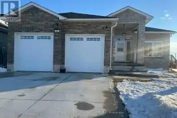 31 Brooklawn Drive, Lambton Shores (Grand Bend), Ontario N0M1T0, 4 Bedrooms Bedrooms, ,3 BathroomsBathrooms,All Houses,For Sale,Brooklawn,X12013224