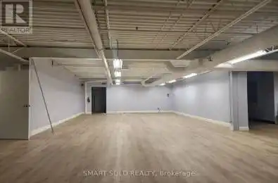70 Valleywood Drive Unit# 203 Markham (Buttonville) Ontario L3R4T5