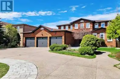 18 Ravenhill Crescent Markham (Milliken Mills East) Ontario L3S2V1