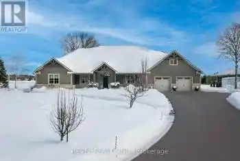313 Rabys Shore Drive, Kawartha Lakes (Fenelon Falls), Ontario K0M1N0, 4 Bedrooms Bedrooms, ,3 BathroomsBathrooms,All Houses,For Sale,Rabys Shore,X12014079