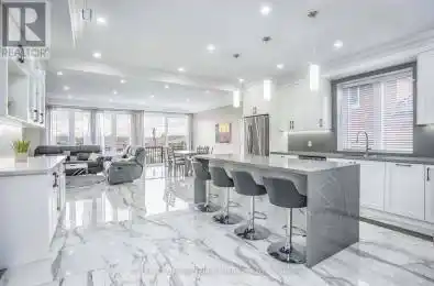 83 Floral Parkway Toronto (Maple Leaf) Ontario M6L2C3