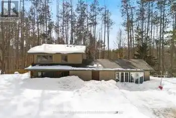 1 Pine Spring, Oro-Medonte (Horseshoe Valley), Ontario L4M4Y8, 4 Bedrooms Bedrooms, ,4 BathroomsBathrooms,All Houses,For Sale,Pine Spring,S12014940