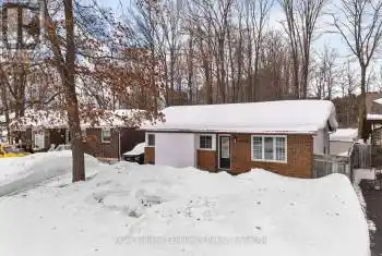 11 Payette Drive, Penetanguishene, Ontario L9M1H4, 3 Bedrooms Bedrooms, ,2 BathroomsBathrooms,All Houses,For Sale,Payette,S12015813