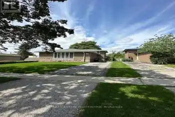 36 Manorglen Crescent, Toronto (Agincourt South-Malvern West), Ontario M1S1W4, 4 Bedrooms Bedrooms, ,2 BathroomsBathrooms,All Houses,For Sale,Manorglen,E12014391