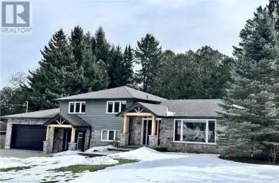 6 JOHNSTON Avenue Dundas Ontario L9H5E3