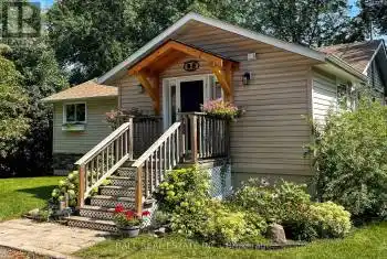 27 Lakeshore Boulevard, Selwyn, Ontario K0L1T0, 4 Bedrooms Bedrooms, ,3 BathroomsBathrooms,All Houses,For Sale,Lakeshore,X12016541