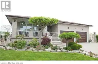 3 PAVAROTTI Court Hamilton Ontario L8G4P8