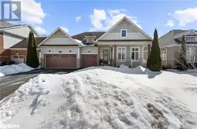 31 COLLIER Crescent Angus Ontario L3W0M6