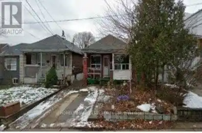 21 Orley Avenue Toronto (Woodbine-Lumsden) Ontario M4C2B8