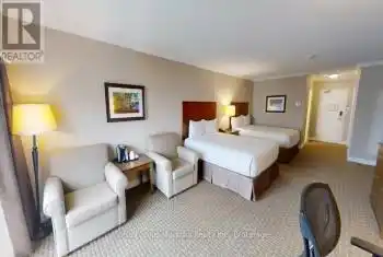 402 Bayshore - Deerhurst Drive Unit# 402, Huntsville (Chaffey), Ontario P1H2E8, 1 Bedroom Bedrooms, ,1 BathroomBathrooms,Condo,For Sale,Bayshore - Deerhurst,X12018823