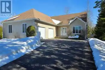 282 Huron Road, Huron-Kinloss, Ontario N2Z2X3, 2 Bedrooms Bedrooms, ,2 BathroomsBathrooms,All Houses,For Sale,Huron,X12018871