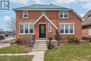 24 Lindsay Street, Kawartha Lakes (Fenelon Falls), Ontario K0M1N0, 4 Bedrooms Bedrooms, ,3 BathroomsBathrooms,All Houses,For Sale,Lindsay,X12019153