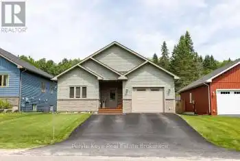 86 Chaffey Township Road, Huntsville (Chaffey), Ontario P1H1C8, 3 Bedrooms Bedrooms, ,2 BathroomsBathrooms,All Houses,For Sale,Chaffey Township,X12022398