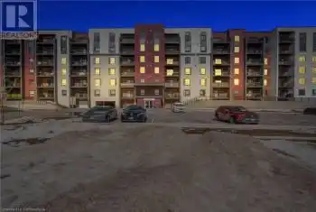 4 SPICE Way Unit# 212, Barrie, Ontario L9J0M2, 2 Bedrooms Bedrooms, ,1 BathroomBathrooms,Condo,For Sale,SPICE,40700957