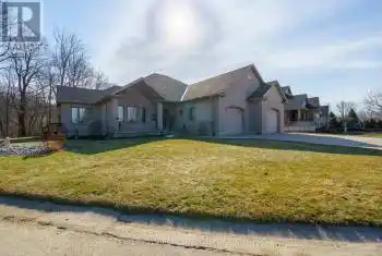 487 Petersen Avenue, Strathroy-Caradoc (NE), Ontario N7G4L5, 3 Bedrooms Bedrooms, ,2 BathroomsBathrooms,All Houses,For Sale,Petersen,X12022519