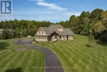 2957 3/4 Sunnidale Sideroad Unit# 2957, Clearview, Ontario L0M1N0, 5 Bedrooms Bedrooms, ,4 BathroomsBathrooms,All Houses,For Sale,3/4 Sunnidale,S12023605