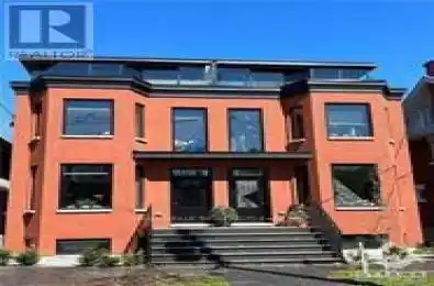 13b FINDLAY Avenue Ottawa Ontario K1S2T8