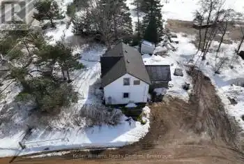 19528 Highway 6, South Bruce Peninsula, Ontario N0H2T0, 2 Bedrooms Bedrooms, ,1 BathroomBathrooms,All Houses,For Sale,Highway 6,X12024200