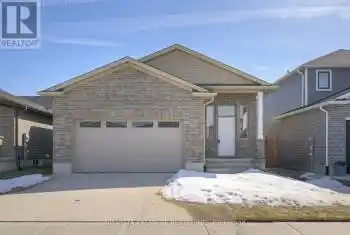 105 Gilmour Drive, Lucan Biddulph (Lucan), Ontario N0M2J0, 3 Bedrooms Bedrooms, ,2 BathroomsBathrooms,All Houses,For Sale,Gilmour,X12019345