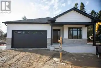430 Head Street Unit# 6, Strathroy-Caradoc (NE), Ontario N7G2K2, 2 Bedrooms Bedrooms, ,2 BathroomsBathrooms,All Houses,For Sale,Head,X12025846