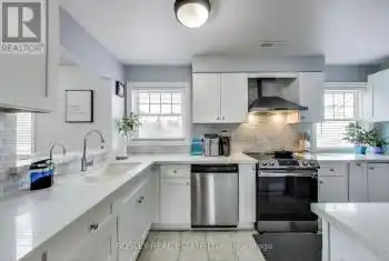 1665 Nash Road Unit# E11, Clarington (Courtice), Ontario L1E1S8, 4 Bedrooms Bedrooms, ,3 BathroomsBathrooms,All Houses,For Sale,Nash,E12026529